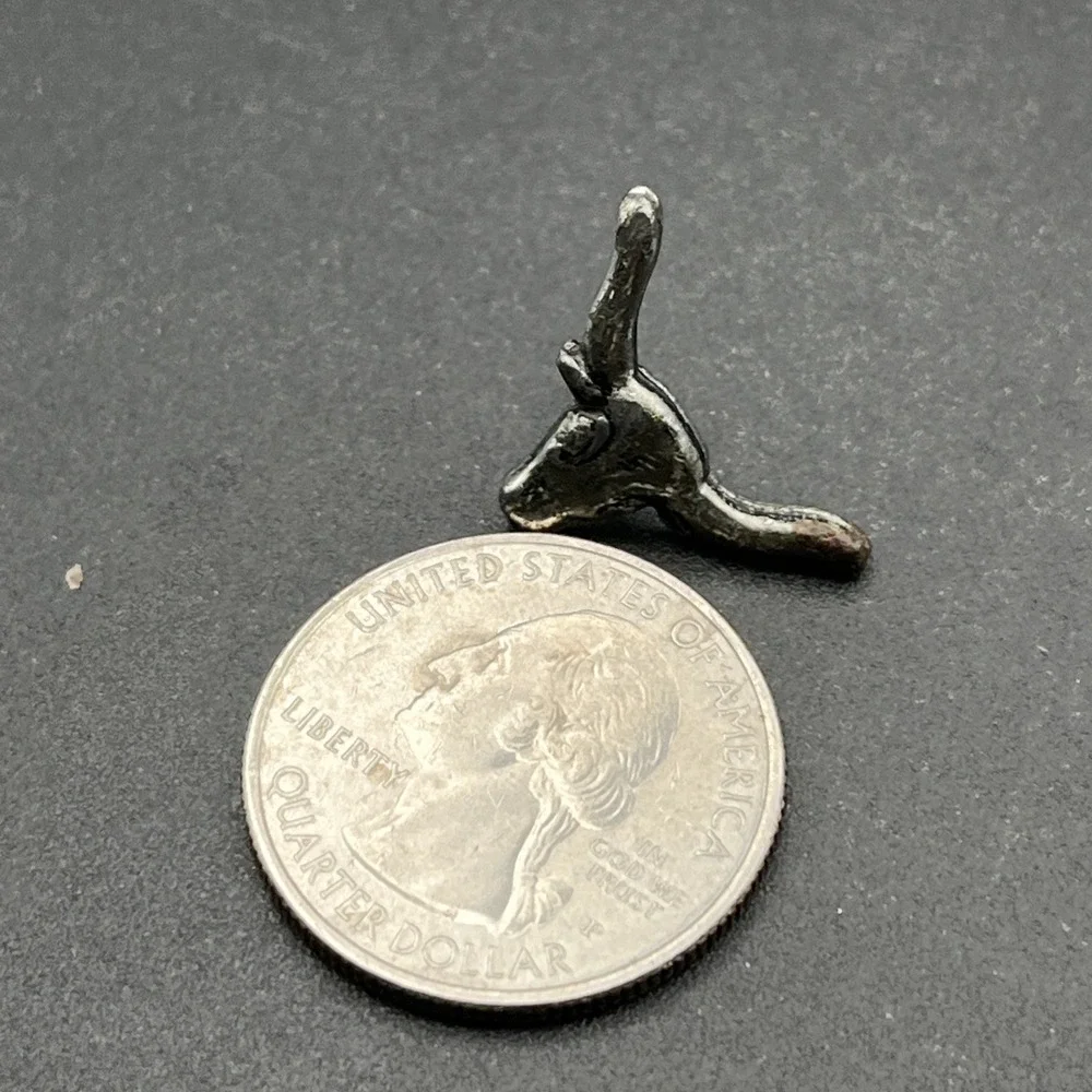 Longhorn Cow Bull Head‎ Horns Silver Tone Lapel Hat Pin